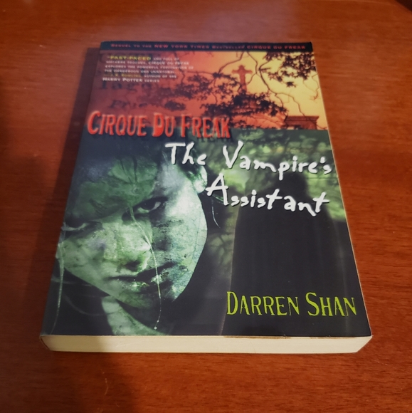 The Vampire's Assistant Book - Picture 4 of 5